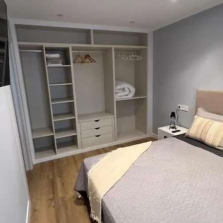 Newly Renovated Together Train And Bus Апартаменты Хихон