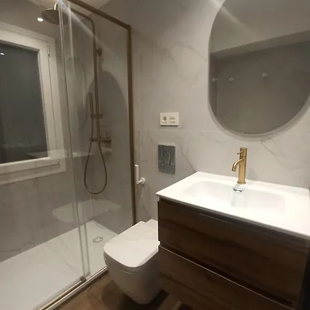 Newly Renovated Together Train And Bus Апартаменты Хихон
